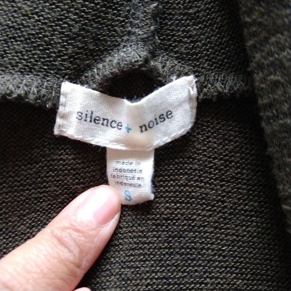 Urban Outfittera Thin Cardigan - Picture 4 of 4